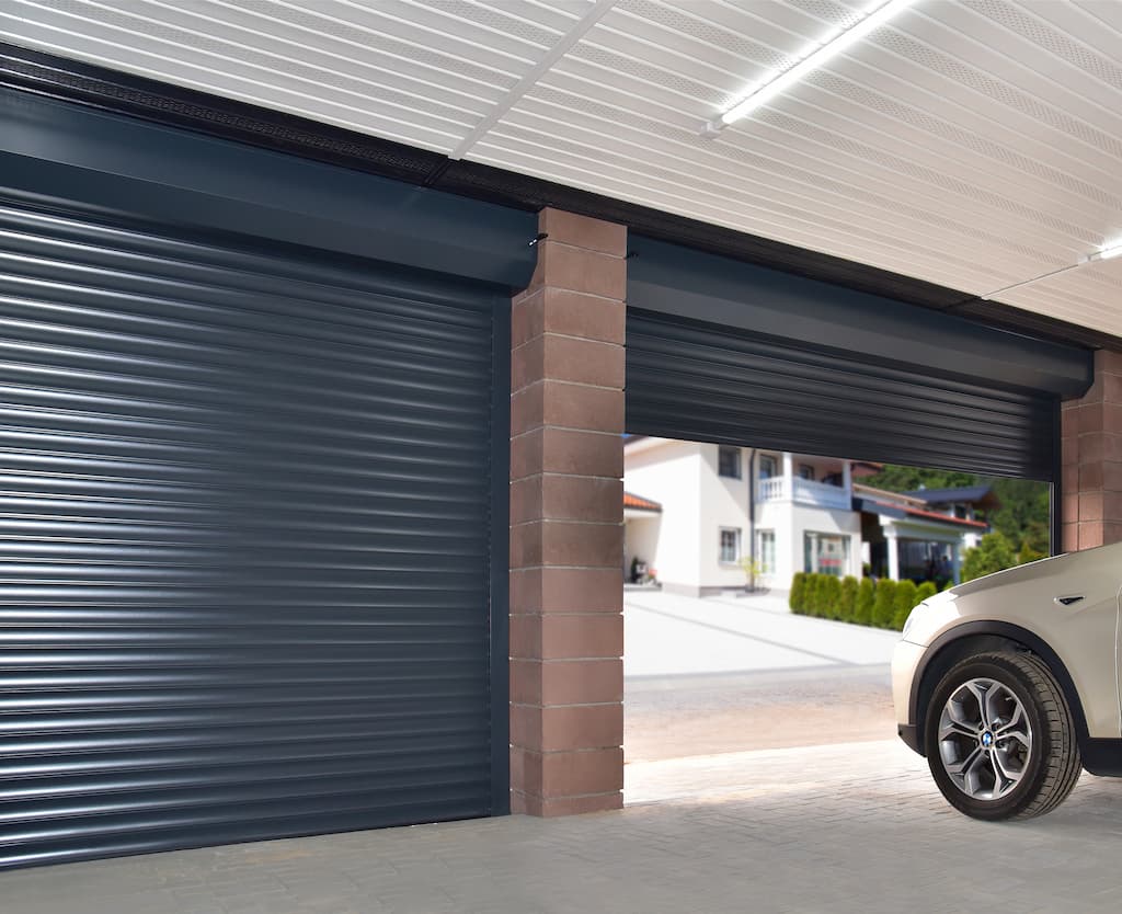 Рулонні ворота: Перевагі, розмірі, монтаж. Розбираємо основні нюанси