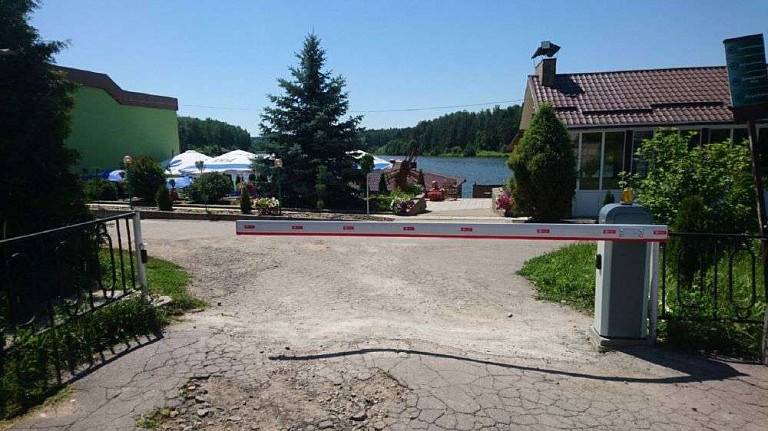 Шлагбаум для бази відпочинку Шлагбаум для бази відпочинку