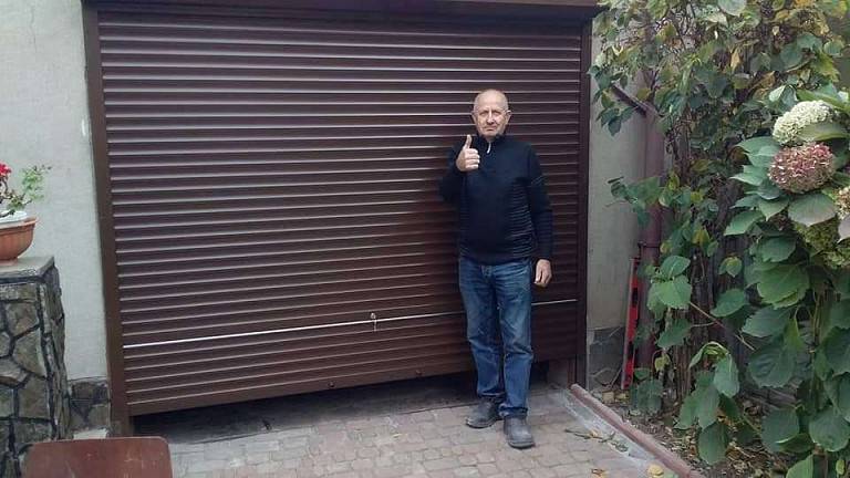 В цій компанії працюють дуже швидко В цій компанії працюють дуже швидко