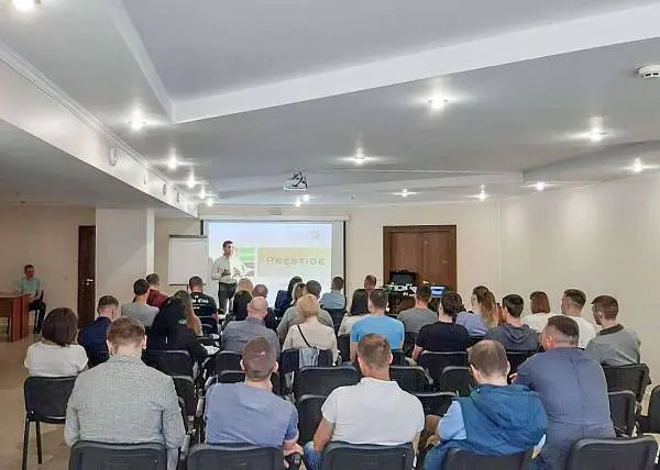 Презентація воріт і ролет серії Prestige