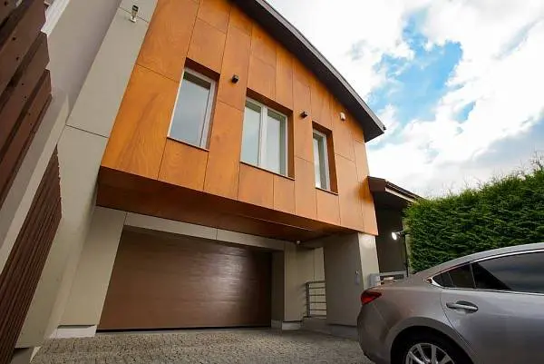 Акція від компанії «Алпри»: знижки на ворота Prestige і монтаж в подарунок